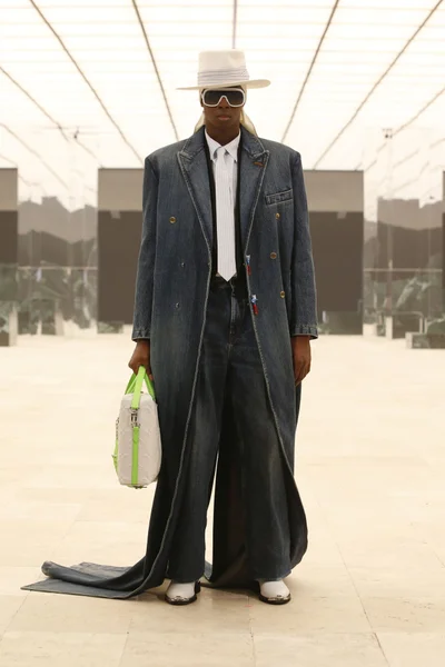 Look 48